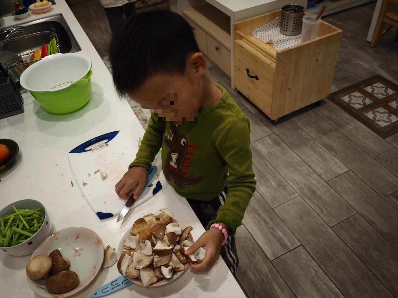 2015-10-13-002214-65-r5gg5