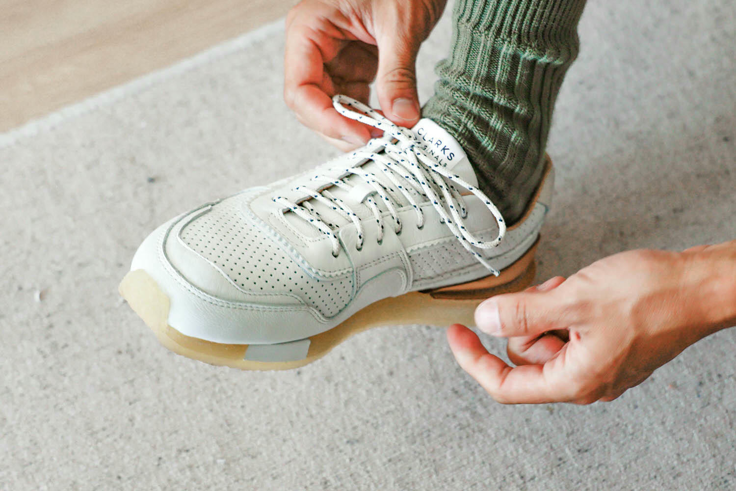 為自己買一雙好鞋!英國百年品牌Clarks-全家都可以穿的休閒鞋品牌 - 第79張圖
